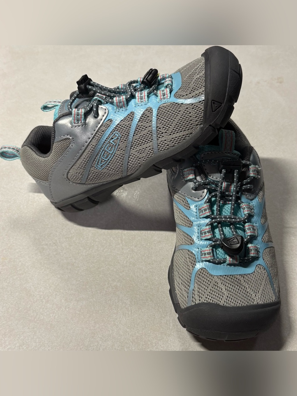 Keen Gray and Teal Kids Trail Sneakers Bungee Lace could be either girl or boy